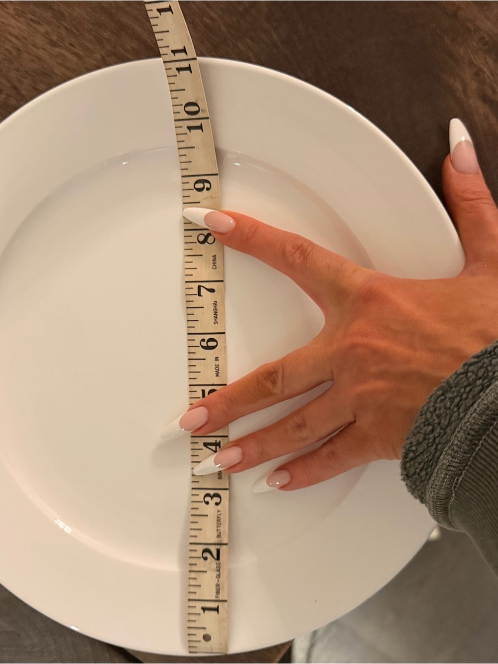 White Ceramic Dinner Plates - Classic Round Set of 3 Porcelin 11 inch - Picture 3 of 4